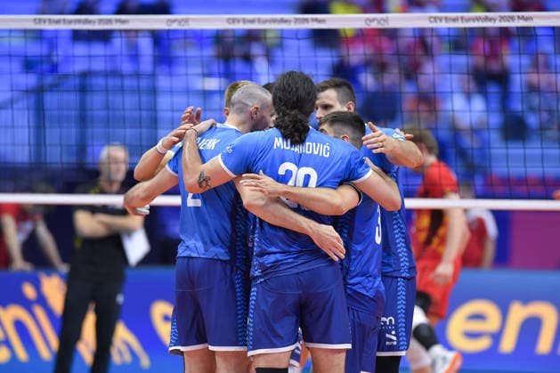IPA88877471 - Turin, Italy, September 23, 2026. Palavela, Turin. CEV Eurovolley Men 2026 Round of 16. The Slovenian team celebrates its victory during the CEV Eurovolley Men 2026 match between Slovenia and Belgium—3–1—in Turin at Palavela.  Copyright: xTonelloxAbozzi IPAxSportx xx IPA88877471
