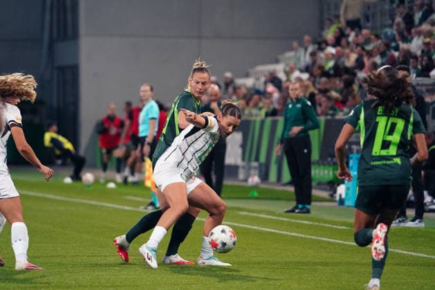 Germany Soccer UEFA Women s Europa Cup 2026–2027, Second Qualifying Round, First Leg: VfL Wolfsburg vs. SK Sturm Graz at AOK Stadium Wolfsburg; Sarai Linder of VfL Wolfsburg Women, 39, in a tackle Copyright: xAymanxAlahmedx