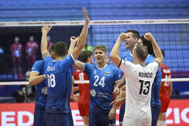 IPA88877465 - Turin, Italy, September 23, 2026, Palavela, Turin: CEV Eurovolley Men 2026 Round of 16—The Slovenian team celebrates its victory during the CEV Eurovolley Men 2026 match between Slovenia and Belgium (3–1) in Turin at Palavela  Copyright: xTonelloxAbozzi IPAxSportx xx IPA88877465