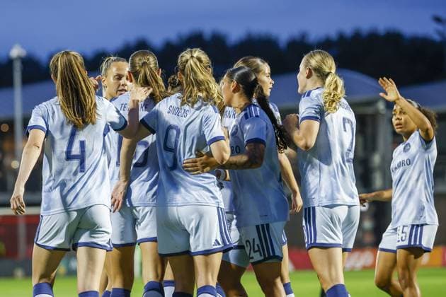 AMSTERDAM , 23-09-2026 , Sportcomplex De Toekomst , season 2026 2027 , UEFA Womens Europa Cup , Second qualifying round 1st leg , match between Ajax and WFC Aktobe (women) , picture shows goal celebration by Ajax players (2-0) Ajax - Aktobe (women)  x207463421x Copyright: