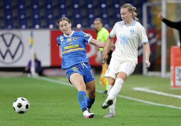 SOCCER - WEC, St.Poelten vs Malmoe SANKT POELTEN,AUSTRIA,23.SEP.26 - SOCCER - UEFA Women s Europa Cup, qualification, SKN Sankt Poelten vs Malmoe FF. Image shows Magdalena Rukavina (St.Poelten) and Agnes Martensson (Malmoe).  GEPAxpictures xWalterxLuger