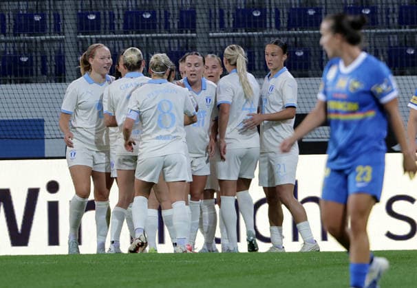 SOCCER - WEC, St.Poelten vs Malmoe SANKT POELTEN,AUSTRIA,23.SEP.26 - SOCCER - UEFA Women s Europa Cup, qualification, SKN Sankt Poelten vs Malmoe FF. Image shows the rejoicing of the team of Malmoe.  GEPAxpictures xWalterxLuger