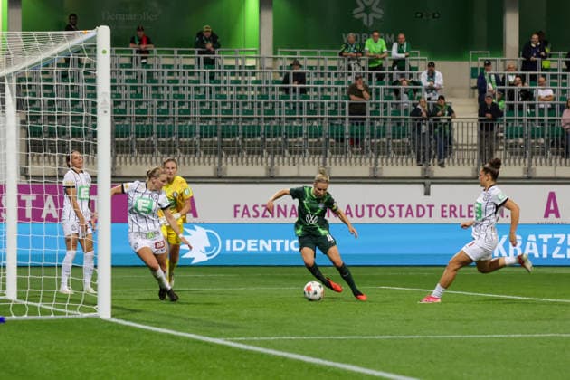 September 23, 2026, xgrfx, Soccer: UEFA Women s Europa Cup, VfL Wolfsburg vs. SK Sturm Graz, goal by Svenja Huth, making it 4-0 for VfL Wolfsburg at AOK Stadium