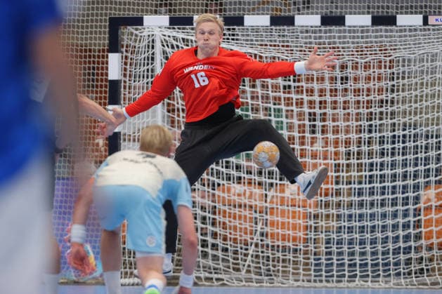 September 23, 2026, xtgx, DHB Cup 2nd Round, Dessau Rosslauer HV 06 vs. VfL Gummersbach emspor, from left: Bertram Obling (Gummersbach), 16 saves, blocks the ball, catches the ball, stops Dessau