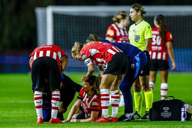 EINDHOVEN , 23-09-2026 , Ten Cate stadium De Herdgang , season 2026 2027 , UEFA Women™s Europa Cup , football , match between PSV and Fortuna Hjorring , picture shows PSV player Liz Rijsbergen injury PSV - Fortuna Hjorring  x207463828x Copyright: