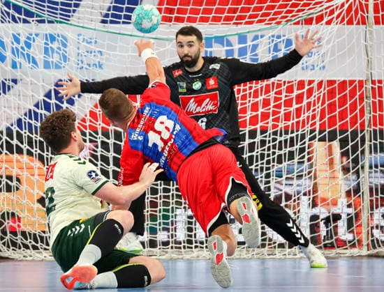 September 23, 2026, Germany, Bietigheim, DHB Handball Cup, 2026–2027 Season: SG BBM Bietigheim vs. GWD Minden; from left: Philipp Vorlicek, Michalctik (GWD), Fabian Wiederstein (BBM), Tibor Ivanisevic (GWD)