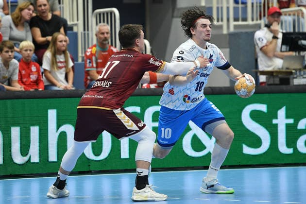 Men s DHB Handball Cup, 2nd Round: TuSEM Essen 1 vs. VfL Potsdam on September 23, 2026, at Sportpark Am Hallo in Essen. Max Neuhaus (Essen), left; Giacomo Savini (Potsdam), right xRx