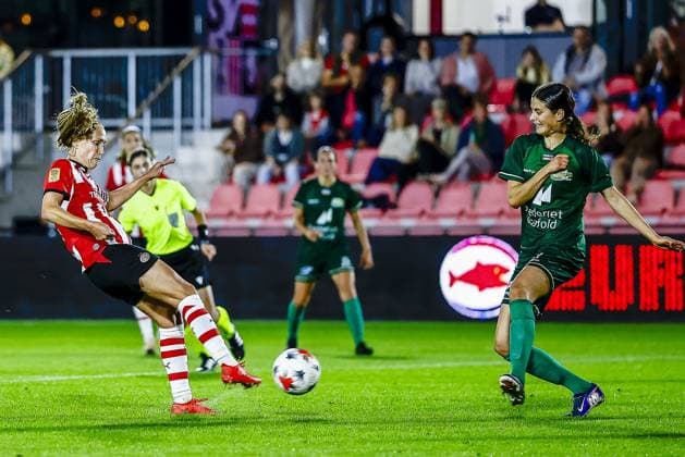 EINDHOVEN , 23-09-2026 , Ten Cate stadium De Herdgang , season 2026 2027 , UEFA Women™s Europa Cup , football , match between PSV and Fortuna Hjorring , picture shows PSV player Janice Cayman , Fortuna Hjorring player Signe Carstens PSV - Fortuna Hjorring  x207464143x Copyright: