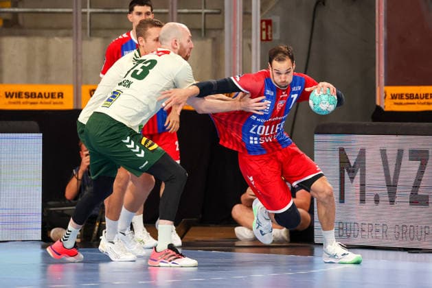 September 23, 2026, Germany, Bietigheim, DHB Handball Cup, 2026–2027 Season: SG BBM Bietigheim vs. GWD Minden; from left: Ian Weber (GWD), Dominik Claus (BBM)