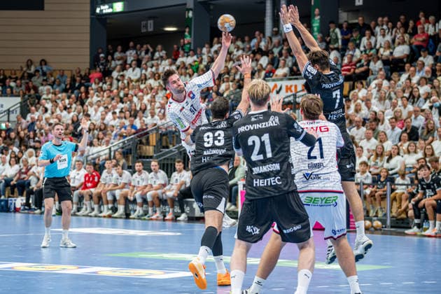 DHB Cup: TV Hüttenberg vs. THW Kiel, September 23, 2026 David Kuntscher (TV Hüttenberg), 97, Veron Nacinovic (THW Kiel), 93, Eric Johansson, THW Kiel, 21, Julius Gümbel, TV Hüttenberg, 21, Julian Köster, THW Kiel, 7 DHB Cup: TV Hüttenberg vs. THW Kiel in Wetzlar, September 23, 2026 Copyright: xBEAUTIFULxSPORTS Roeczeyx