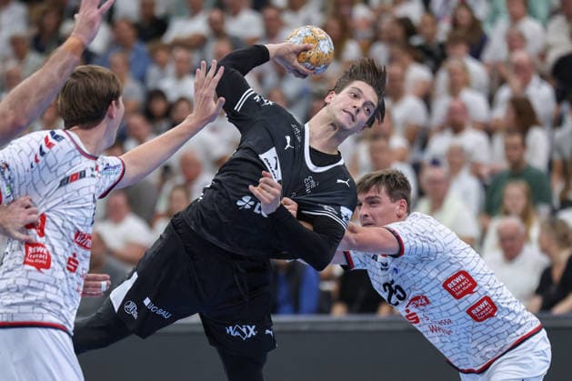 TV Hüttenberg vs. THW Kiel, DHB Cup: Domen Makuc (THW Kiel), 35, vs. Torsten Anselm (TV Hüttenberg), 25. DHB Cup second-round match between TV Hüttenberg and THW Kiel on September 23, 2026, at the Buderus Arena in Wetzlar, Wetzlar, Hesse, Germany, Buderus Arena