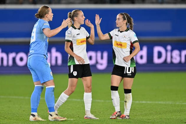 260923 OHL vs AS Roma Lowiese Seynhaeve (29) of OH Leuven Women celebrates with Saar Janssen (2) of OH Leuven Women and Camille Lafaix (10) of OH Leuven Women during the Uefa Women™s Champions League matchday 1 in the League phase game in season 2026 - 2027 between Oud Heverlee Leuven - OHL and AS Roma on September 23 , 2026 in Leuven, Belgium. (Photo by David Catry Sportpix) Leuven Den Dreef - King Power Flemish Brabant Belgium  Copyright: xSportpix.bex xDavidxCatryxDavidxCatryx