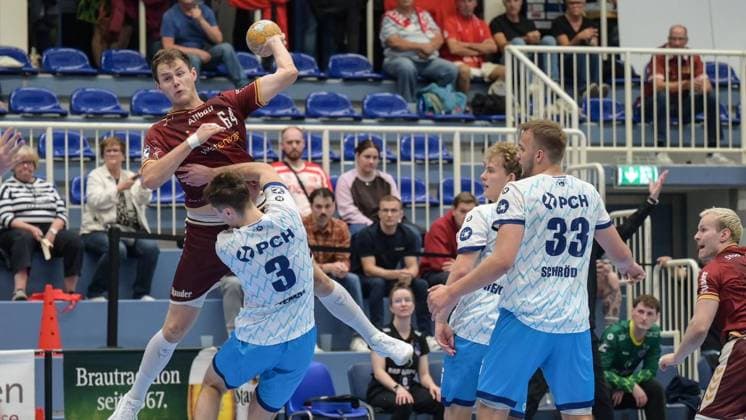 Essen Tusem Essen 1 VfL Potsdam ** FOR EDITORIAL USE ONLY ** EDITORIAL USE ONLY ** p Maximilian Hejny 64, TuSEM Essen in the game TuSEM Essen (red) vs. 1 VfL Potsdam (white) on Wednesday, September 23, 2026, at the Sporthalle Am Hallo in Essen, Germany, NRW, Essen. Copyright UwexErnst Copyright: UwexErnst doc87qavocwdmc1kn12aho6 ,EDITORIAL USE ONLY Copyright: UwexErnst