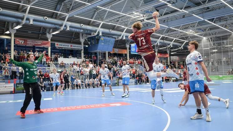 Essen Tusem Essen 1 VfL Potsdam ** FOR EDITORIAL USE ONLY ** EDITORIAL USE ONLY ** Photo by Filey Werschkull 73, TuSEM Essen (red) vs. 1 VfL Potsdam (white) on Wednesday, September 23, 2026, at the Am Hallo Sports Hall in Essen, Germany (North Rhine-Westphalia, Essen). Copyright UwexErnst Copyright: UwexErnst doc87qavoiskoh175bbuqkv ,EDITORIAL USE ONLY Copyright: UwexErnst