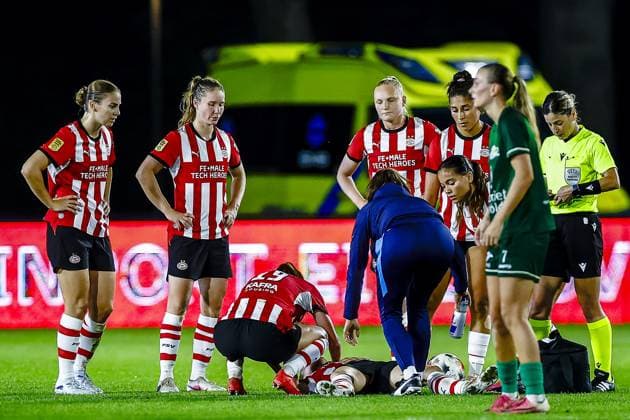 EINDHOVEN , 23-09-2026 , Ten Cate stadium De Herdgang , season 2026 2027 , UEFA Women™s Europa Cup , football , match between PSV and Fortuna Hjorring , picture shows PSV player Sisca Folkertsma injury PSV - Fortuna Hjorring  x207465146x Copyright: