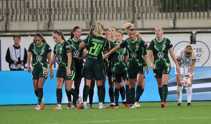 Goal celebration: 5–1 by Katharina Piljic, VfL Wolfsburg Soccer, Women, 2026–2027 Season, UEFA, Women s Europa Cup Qualifying Round 2, AOK Stadium Wolfsburg, VfL Wolfsburg vs. Sturm Graz
