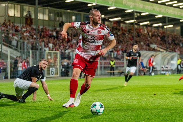 Eric Hottmann, Fortuna Düsseldorf, September 9: Looking for a point of reference—Fortuna Düsseldorf vs. Schwarz Weiss Alstaden, soccer, Lower Rhine Cup, 2nd round, 2026–27 season, September 23, 2026, DFL regulations prohibit any use of photographs as image sequences and or quasi-video, Fortuna Düsseldorf vs. Schwarz-Weiß Alstaden, soccer, Lower Rhine Cup, 2nd round, 2026–27 season, September 23, 2026, Düsseldorf Copyright: xEibner-Pressefoto LukasxBaldygax EP_LBA