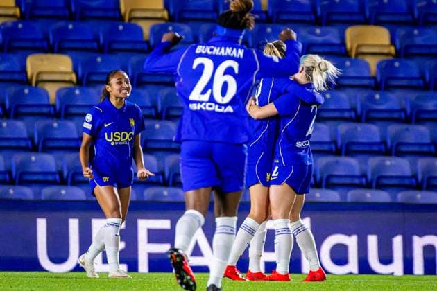 SOCCER - WCL, Chelsea vs A.Wien LONDON,ENGLAND,23.SEP.26 - SOCCER - UEFA Women s Champions League, Chelsea FC vs FK Austria Wien. Image shows the rejoicing of Alyssa Thompson, Kadeisha Buchanan, Wieke Kaptein and Ellie Carpenter (Chelsea).  GEPAxpictures xKevinxHackner
