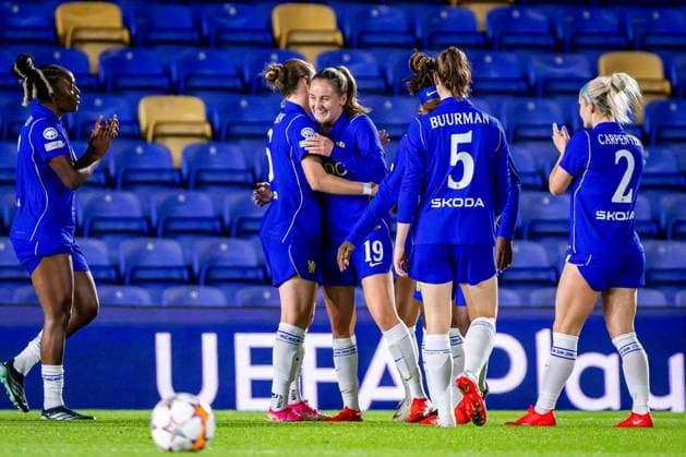 SOCCER - WCL, Chelsea vs A.Wien LONDON,ENGLAND,23.SEP.26 - SOCCER - UEFA Women s Champions League, Chelsea FC vs FK Austria Wien. Image shows the rejoicing of Melvine Malard, Sjoeke Nusken, Wieke Kaptein, Veerle Buurman and Ellie Carpenter (Chelsea).  GEPAxpictures xKevinxHackner