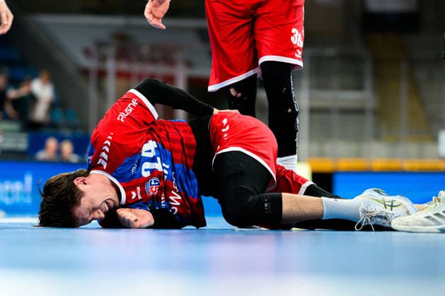 Bietigheim HBL 26 27 DHB Cup SG BBM Bietigheim GWD Minden Maxim Orlov Bietigheim Injured Injury Pain Bietigheim Bissingen Egetrans Arena Baden-Württemberg Germany