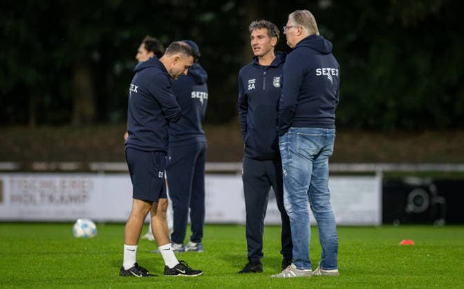 Soccer, 2026–2027 Season, Lower Rhine Cup, September 23, 2026, Round 2, Men’s, BW Dingden White vs. SF Baumberg Blue; from left: Dennis Seeger, Assistant Coach, BW Dingden; Sebastian Amendt, Head Coach, BW Dingden; Rainer Ahlers, Athletic Director, BW Dingden; Hamminkeln Sports Field, BW Dingden, Germany 260923_fb_bw-dingden_sf-baumberg_59146