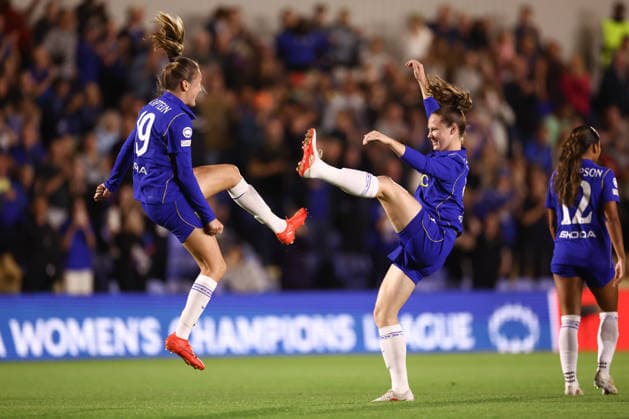 Chelsea gegen Austria Wien, 23. September 2026, London – UEFA Women’s Champions League: Chelsea gegen Austria Wien. Wieke Kaptein von Chelsea feiert das erste Tor gemeinsam mit Veerle Buurman von Chelsea. Foto: Jacques Feeney. Abseits. London, Großbritannien  Copyright: xJacquesxFeeneyx xOffsidexOffside