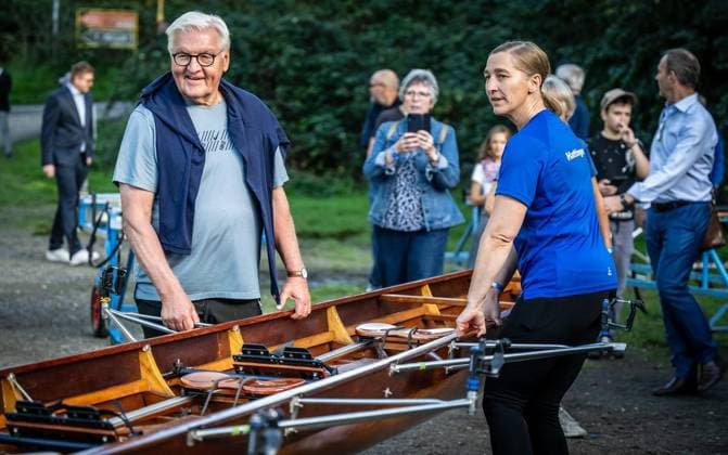 Local Time: Federal President in Hattingen ** FOR EDITORIAL PURPOSES ONLY ** EDITORIAL USE ONLY ** p Federal President Frank Walter Steinmeier (SPD) will, on Wednesday, September 23, 2026, as part of his three-day visit to Hattingen, will row a boat to the dock on the Ruhr River together with members of the Hattingen Rowing Club. He will then take part in a rowing race in a coxed four with Germany NRW Hattingen. Copyright MartinxMöller Copyright: MartinxMöller doc87qbwnp36wx1jnzu4w9b ,EDITORIAL USE ONLY Copyright: MartinxMöller