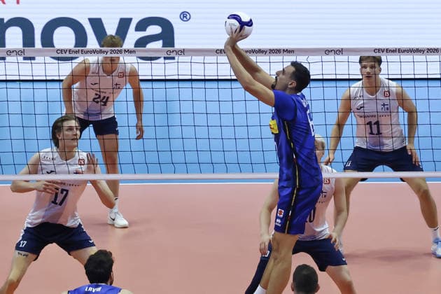 IPA88881348 - 6 Simone Giannelli (Italy) in action during the quarterfinal of the CEV Enel EuroVolley 2026 match between Belgium and Slovenia at PalaVela in Turin, Italy, on September 23, 2026, during the CEV EuroVolley 2026 - Quarterfinal - Italy vs. Finland, CEV EuroVolley Men’s match in Turin, Italy, September 23, 2026  Copyright: xValerioxOrigo IPAxSportx xx IPA88881348