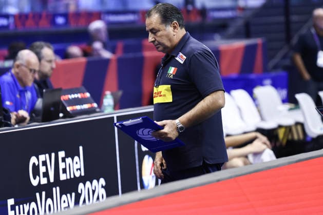 IPA88881350 - Head Coach Ferdinando De Giorgi (Italy) during the quarterfinal match of the CEV Enel EuroVolley 2026 between Belgium and Slovenia at PalaVela in Turin, Italy, on September 23, 2026, during the CEV EuroVolley 2026 - Quarterfinal - Italy vs. Finland, CEV EuroVolley Men s match in Turin, Italy, September 23, 2026  Copyright: xValerioxOrigo IPAxSportx xx IPA88881350