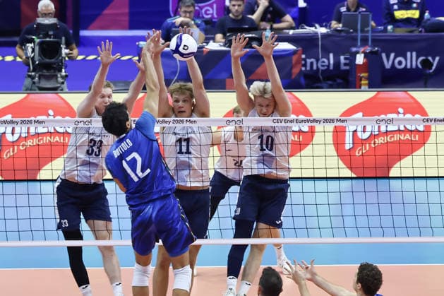 IPA88881341 - A monster block by Finland s players during the quarterfinal of the CEV Enel EuroVolley 2026 match between Belgium and Slovenia at PalaVela in Turin, Italy, on September 23, 2026, during CEV EuroVolley 2026 - Quarterfinal - Italy vs. Finland, CEV EuroVolley Men s match in Turin, Italy, September 23, 2026  Copyright: xValerioxOrigo IPAxSportx xx IPA88881341