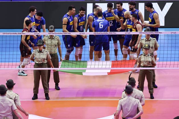 IPA88881345 - Team Italy during the national anthem at the quarterfinal match of the CEV Enel EuroVolley 2026 between Belgium and Slovenia at PalaVela in Turin, Italy, on September 23, 2026, during the CEV EuroVolley 2026 - Quarterfinal - Italy vs. Finland, CEV EuroVolley Men’s match in Turin, Italy, September 23, 2026  Copyright: xValerioxOrigo IPAxSportx xx IPA88881345