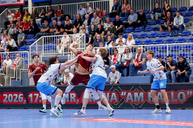 September 23, 2026, 2nd Round of the DHB Cup, TuSEM Essen 1, VfL Potsdam: Felix Göttler (TuSEM Essen 04) in a one-on-one against Giacomo Savini (VfL Potsdam 10), Nicolas Paulnsteiner (VfL Potsdam 07), North Rhine-Westphalia, Germany