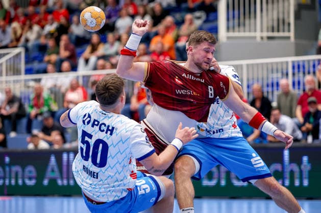 September 23, 2026, 2nd Round of the DHB Cup, TuSEM Essen 1 vs. VfL Potsdam; Adin Faljic of TuSEM Essen 08 in a one-on-one duel against Tommaso Romei of VfL Potsdam; 50 NRW, Germany