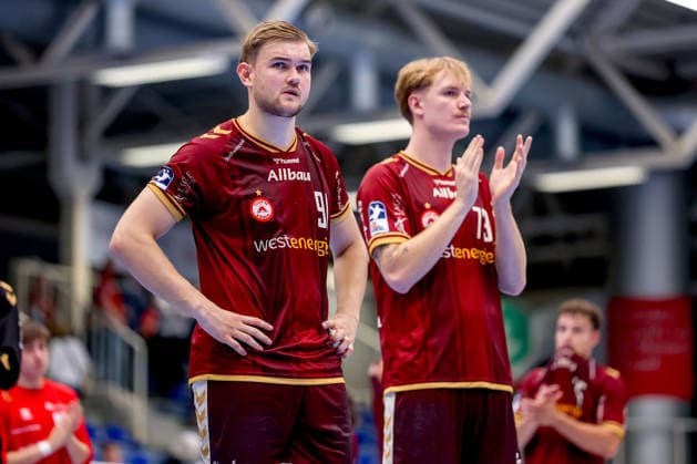September 23, 2026, Round 2 of the DHB Cup, TuSEM Essen 1, VfL Potsdam. Disappointed faces after Essen’s loss to Potsdam. Alexander Schoss, TuSEM Essen 91; Finley Werschkull, TuSEM Essen 73, disappointed. Disappointment, North Rhine-Westphalia, Germany
