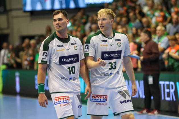 September 23, 2026, xgox, Handball DHB Cup 2nd Round SC Magdeburg vs. HSG Wetzlar emspor, from left: Josip Simic (Wetzlar), 10; Georg Löwen (Wetzlar), 33; looking disappointed, dejected, disappointed (Magdeburg)