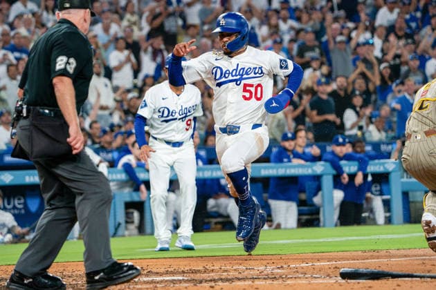September 24, 2026, Los Angeles, California, USA: Mookie Betts 50 of the Los Angeles Dodgers scores on a single by Freddie Freeman 5 during a regular-season MLB, Baseball Herren, USA game against the San Diego Padres on Thursday September 24, 2026 at Dodger Stadium in Los Angeles, California.Dodgers defeat Padres, 7-0. ENRIQUE GURROLA BNS PI Dodgers Defeat Padres, 7-0  - ZUMAp124 20260924_zaa_p124_025 Copyright: xEnriquexGurrolax