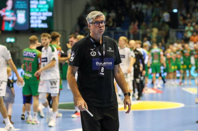 September 23, 2026, xgox, Handball DHB Cup, 2nd Round: SC Magdeburg vs. HSG Wetzlar, from left: Runar Sigtryggsson (Wetzlar); coach looks disappointed, dejected; Magdeburg