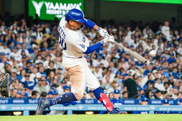 September 24, 2026, Los Angeles, California, USA: Mookie Betts 50 of the Los Angeles Dodgers at bat during a regular-season MLB, Baseball Herren, USA game against the San Diego Padres on Thursday September 24, 2026 at Dodger Stadium in Los Angeles, California.Dodgers defeat Padres, 7-0. ENRIQUE GURROLA BNS PI Dodgers Defeat Padres, 7-0  - ZUMAp124 20260924_zaa_p124_037 Copyright: xEnriquexGurrolax