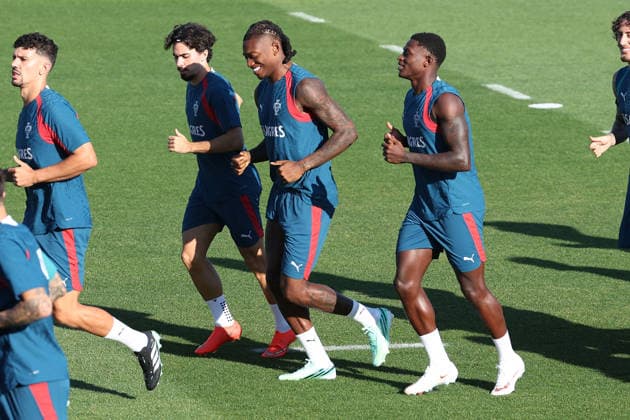 Lisbon, Portugal, September 23: Vitinha (Portugal), Rafael Leão (Portugal), and Nuno Mendes (Portugal) during the Portugal national team s training session ahead of the UEFA Nations League 2026–27 League Phase Matchday 1 match between Portugal and Wales at Estádio José Alvalade in Lisbon, Portugal Copyright: HMBxMedia JoaquimxFerreira