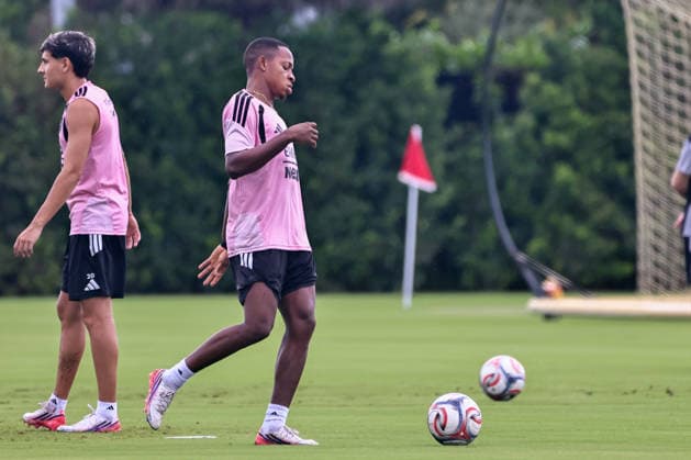 September 23, 2026, Fort Lauderdale, Florida, USA: Inter Miami CF forward LOVENDÃ¢â‚¬â ¢S DELINOIS (54) is seen during an Inter Miami Training Session ahead of their MLS, Fussball Herren, USA game against Columbus Crew. Soccer 2026: Inter Miami FC Training  - ZUMAa257 20260923_zsp_a257_016 Copyright: xChrisxArjoonx