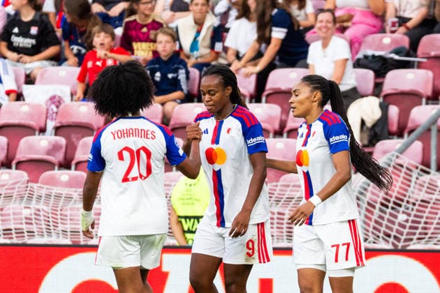 GENEVA, SWITZERLAND, SEPTEMBER 23 : Marie-Antoinette Katoto of OL Lyonnes celebrates with teammates after scoring her team s third goal during the UEFA Women s Champions League 2026 27 League Phase MD1 between Servette FC Chênois féminin and OL Lyonnes at Stade de Genève on September 23, 2026 in Geneva, Switzerland. Copyright: xPaulinexFIGUETx xSPPx Sportspressphoto_SPR238254