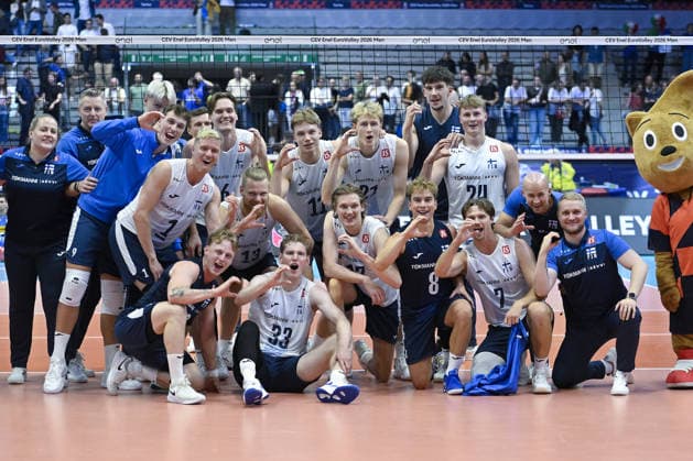 IPA88889004 - Turin, Italy, September 23, 2026. Palavela, Turin. CEV Eurovolley Men 2026 Round of 16. The Finnish team celebrates its victory during the CEV Eurovolley Men 2026 match between Italy and Finland (2-3) in Turin at Palavela.  Copyright: xTonelloxAbozzi IPAxSportx xx IPA88889004