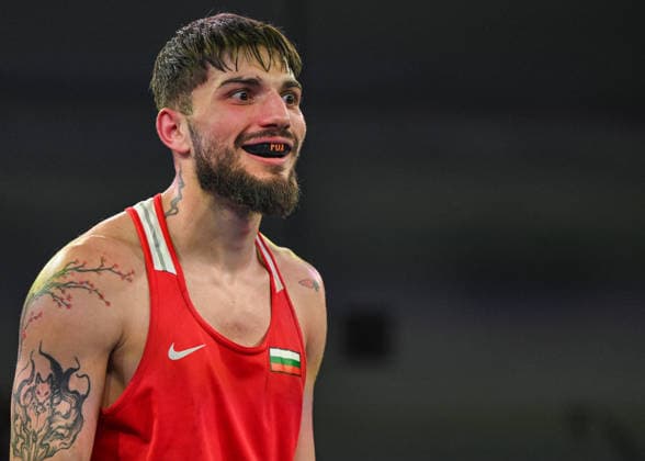 2026 European Boxing Elite Championships In Sofia SOFIA, BULGARIA - SEPTEMBER 23: Rami Kiwan (Red) of Bulgaria against Mateusz Urban of Poland during their Elite Men s Middleweight Quarterfinal match on Day 7 of the 2026 European Boxing Elite Championships at the Asics Arena Sports Hall in Sofia, Bulgaria, on September 23, 2026. Sofia Bulgaria  Copyright: xArturxWidakx originalFilename:widak-2026euro260923_npDaM.jpg