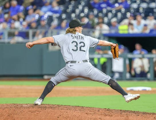 SEP 23, 2026: Chicago White Sox relief pitcher Hagen Smith (32) came in relief in the 6th inning against the Kansas City Royals at Kauffman Stadium in Kansas City, MO. CSM MLB, Baseball Herren, USA 2026: White Sox Vs Royals September 23rd  - ZUMAc04_ 20260923_zma_c04_040 Copyright: xRomanxPunox
