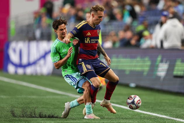 SEATTLE, WA - SEPTEMBER 23: Sebastian Gomez 90 of the Seattle Sounders collides with Dominik Marczuk 11 of Real Salt Lake during a game between Real Salt Lake and the Seattle Sounders on September 23, 2026 at Lumen Field in Seattle, Washington. (Photo by Henry Rodenburg Icon Sportswire) SOCCER: SEP 23 MLS, Fussball Herren, USA Seattle Sounders FC vs Real Salt Lake EDITORIAL USE ONLY Icon26092314