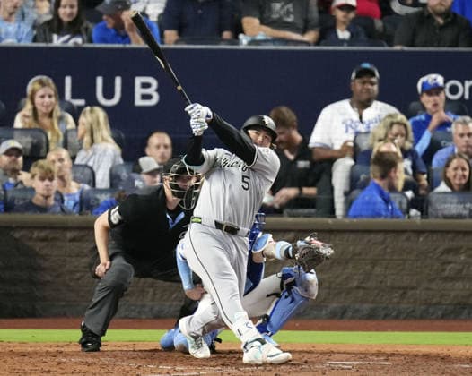 Baseball: White Sox vs. Royals Chicago White Sox first baseman Munetaka Murakami hits an RBI double in the third inning of a baseball game against the Kansas City Royals at Kauffman Stadium in Kansas City, Missouri, on Sept. 23, 2026.  A14AA0005628439P