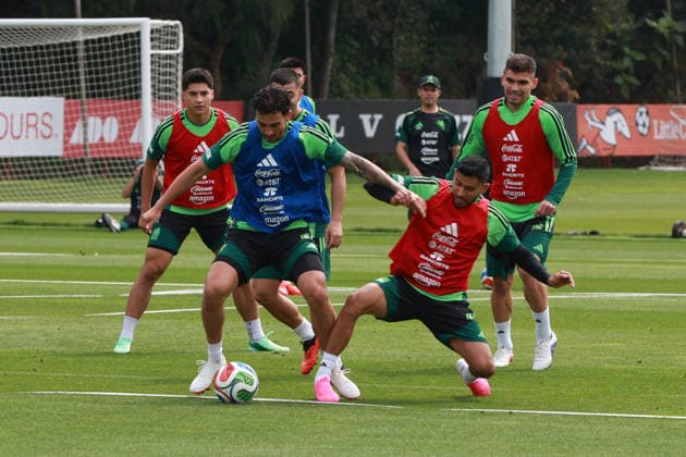 Training Session Of The Mexican National Football Team In Mexico City Players from the Mexican National Football Team participate in a training session at the High Performance Center of the Mexican Football Federation (FMF), south of Mexico City, Mexico, on September 23, 2026. MÃ xico City Mexico  Copyright: xJosexLuisxToralesx originalFilename:torales-notitle260923_np2tN.jpg