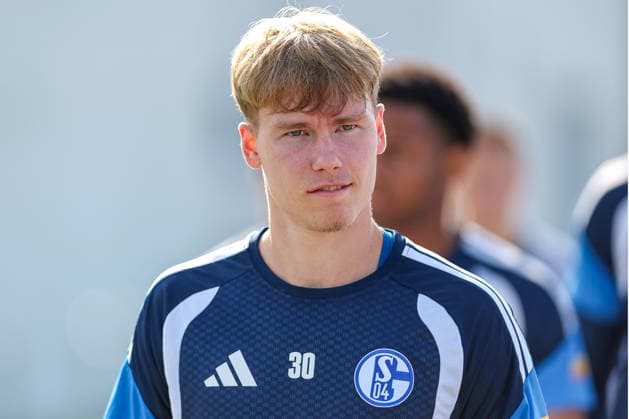 September 23, 2026, Soccer, FC Schalke 04 practice, Kyrylo Khadasevych, Schalke U19, Gelsenkirchen, FC Schalke 04 training facility, North Rhine-Westphalia, Germany, xRHR, PHOTO YYx Copyright: RHR-FOTOx RHR-FOTO YY