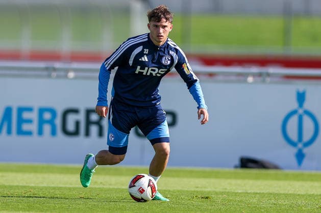 September 23, 2026, Soccer, FC Schalke 04 practice Vitalie Becker FC Schalke 04 Gelsenkirchen FC Schalke 04 training facility NRW Germany xRHR PHOTO YYx Copyright: RHR-FOTOx RHR-FOTO YY