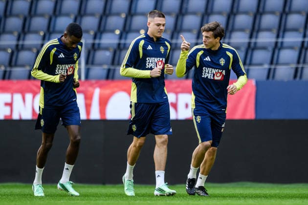 September 24, 2026: Alexander Isak, Emil Holm, and Victor Nilsson Lindelöf of the Swedish men’s national soccer team at a training session on September 24, 2026 in Stockholm. Photo by Jesper Zerman. BILDBYRAN code JZ JZ0758 soccer football fotball Nations League UEFA Nations League training practice Sweden Sweden A BBENG  Copyright: JESPERxZERMAN BB260924JZ001